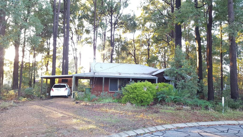 Magic Bush Hideaway 2 Azalea Court Dwellingup