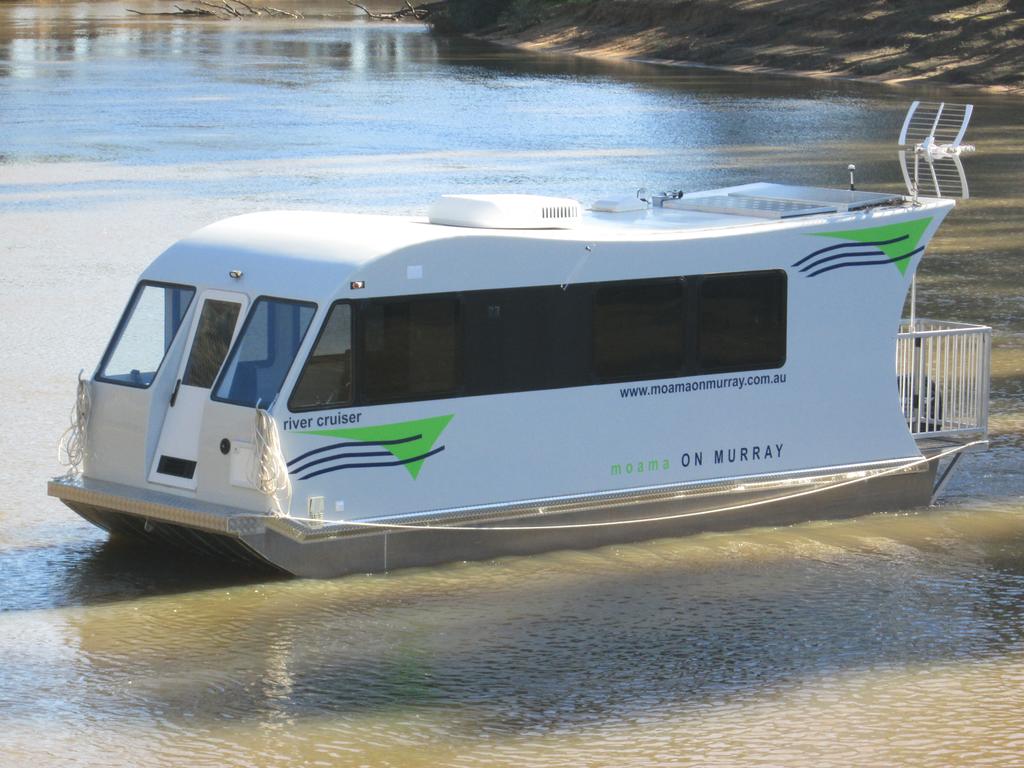 Moama on Murray Houseboats Moama