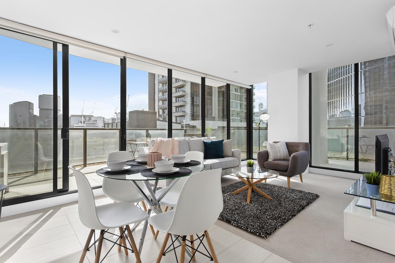 Complete Host Tiara Apartments Southbank