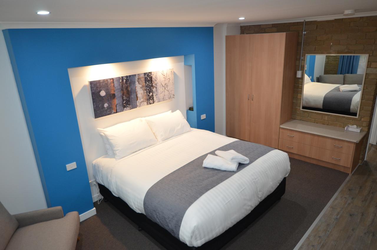 Tropicana Motor Inn Cowes