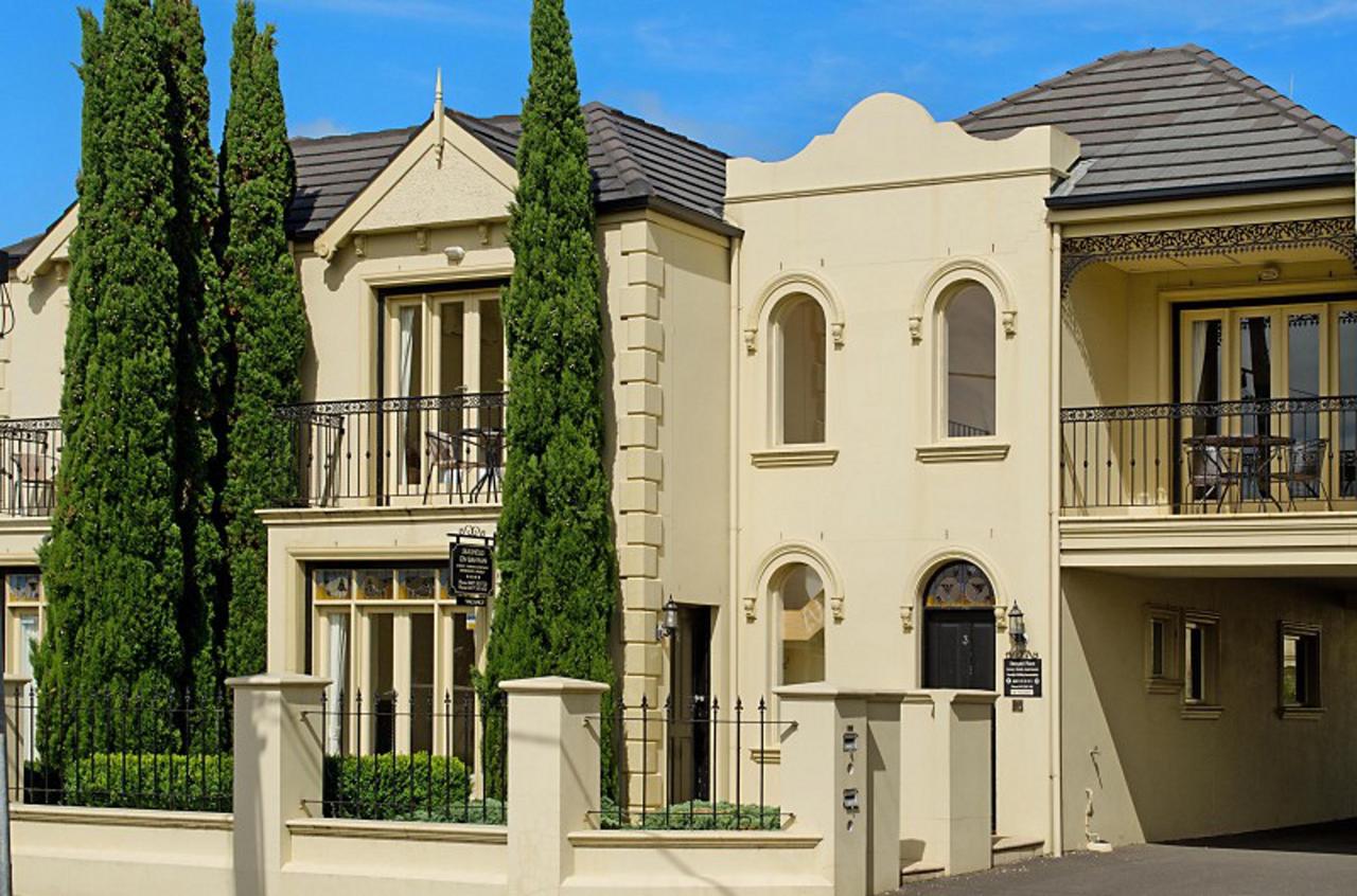 Sea Shells on Banyan Apartment Warrnambool