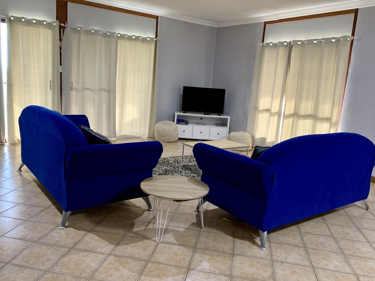 Bees Place - 3 bedroom home on 10 acres of land with distant ocean views Emu Bay