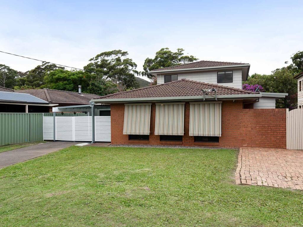 'Willows At The Bay' 111 Horace St - Large House with Aircon WIFI and Boat Parking. Shoal Bay