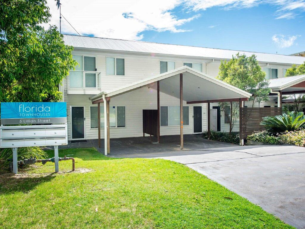 1 'Florida' 5 Lillian Street - 2 min walk to beach shops  restaurants Shoal Bay