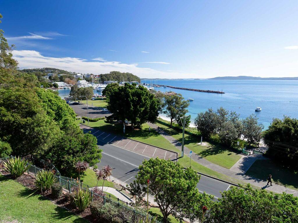 1 'Kiah' 53 Victoria Parade - stunning views wifi aircon just across the road to the water Nelson Bay