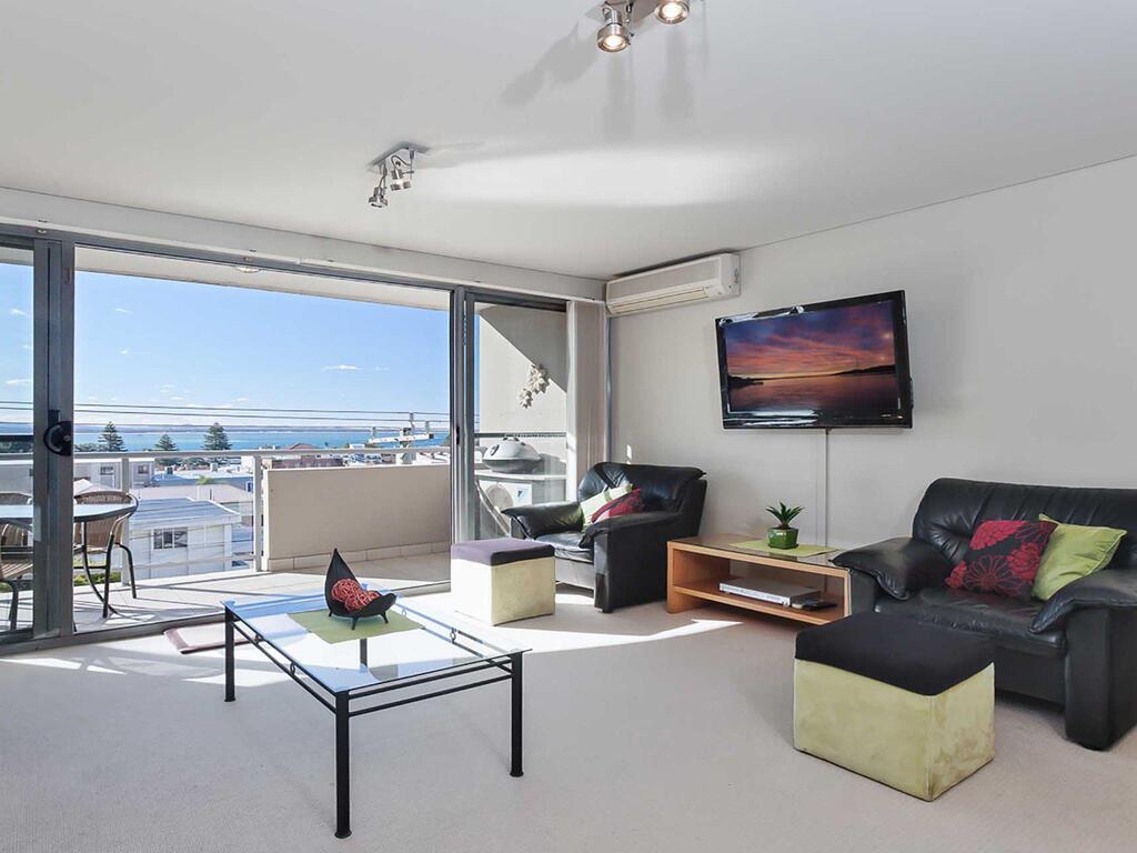 11 'Bayview Apartment' 42 Stockton Street - right in the CBD of Nelson Bay with water views Nelson Bay