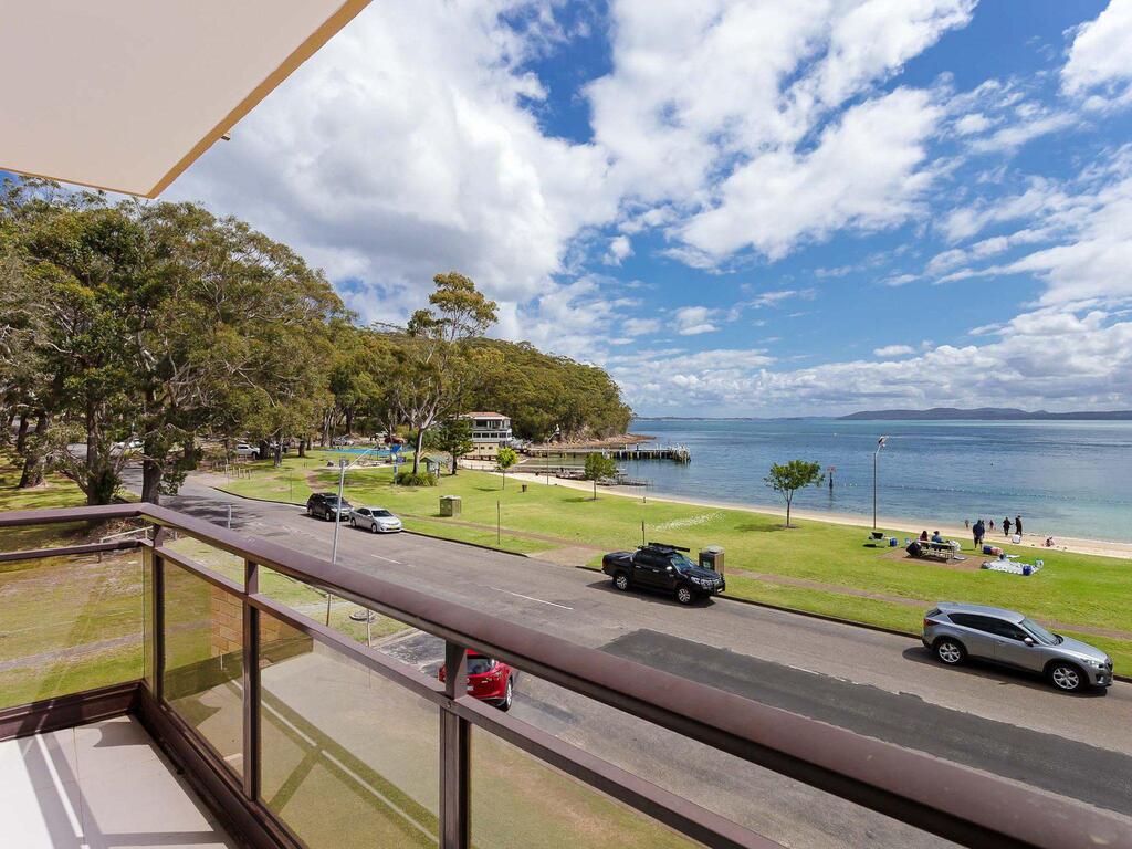 4 'Collendina' 19 Kurrawa Close - fantastic water views and sea breezes Nelson Bay