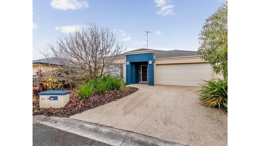 A TOUCH OF CLASS - PET FRIENDLY OUTSIDE ONLY Inverloch