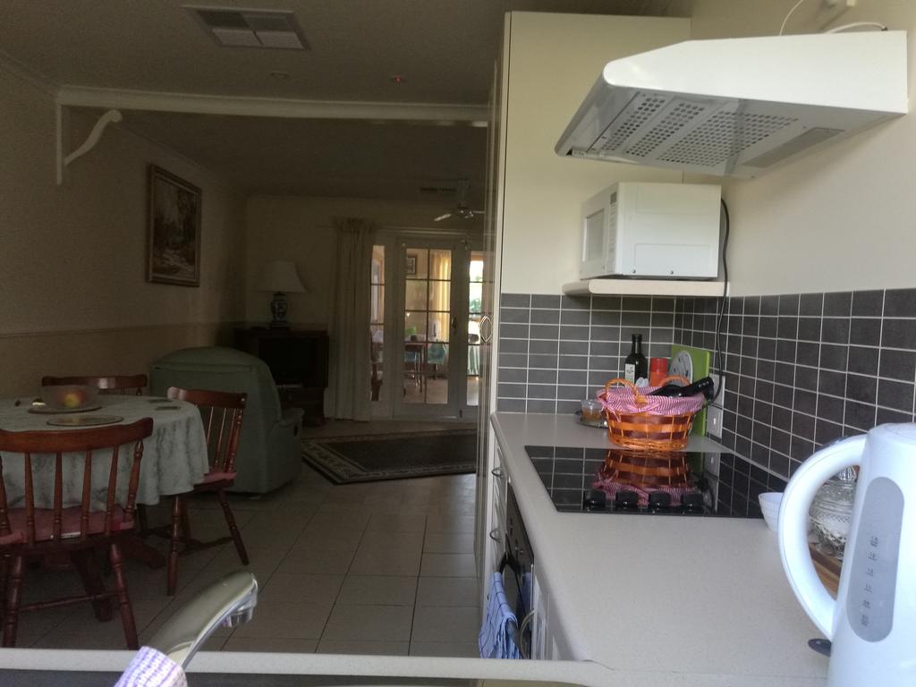 A Victor Harbour Retreat Aldinga Tony's Music Cottage Whites Valley