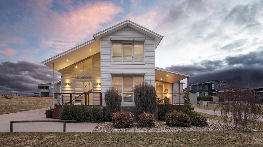 Alpine Snow Angels Retreat Luxurious Snowy Mountains Living Jindabyne