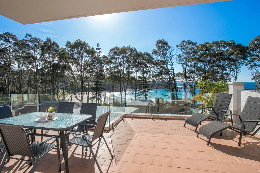 Beach side holiday apartment Denhams Beach