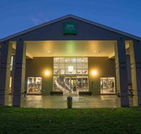 ibis Styles Canberra - Pubs and Clubs