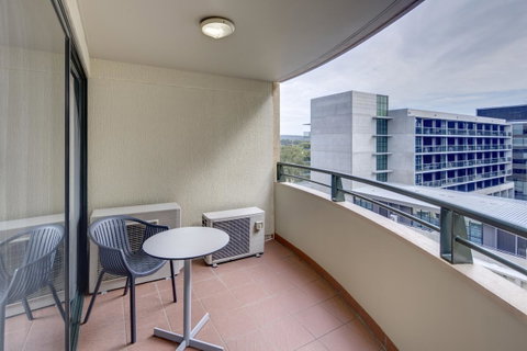 Adina Serviced Apartments Canberra James Court - Go Out 13