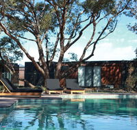Bangalay Luxury Villas - Pubs and Clubs