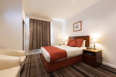 Mercure Canberra - Go Out 22