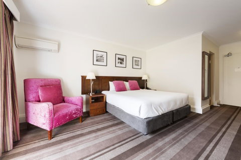 Mercure Canberra - Go Out 11