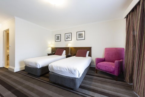Mercure Canberra - Go Out 8