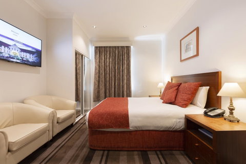 Mercure Canberra - Go Out 21