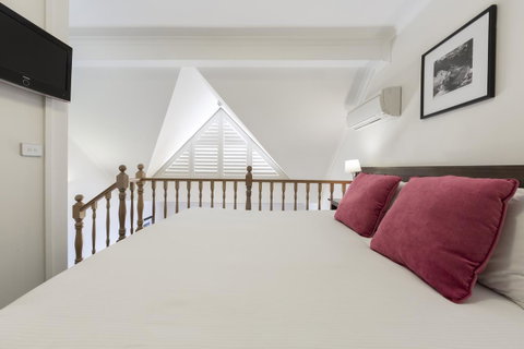 Mercure Canberra - Go Out 15