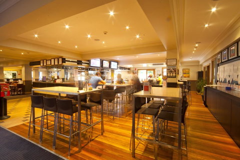 Mercure Canberra - Go Out 34