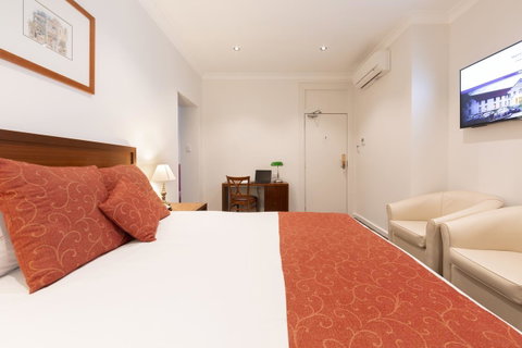 Mercure Canberra - Go Out 20