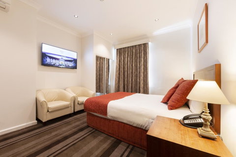 Mercure Canberra - Go Out 16