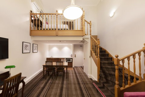 Mercure Canberra - Go Out 19