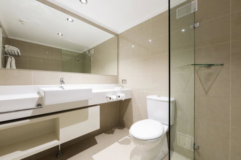 Mercure Canberra - Go Out 13
