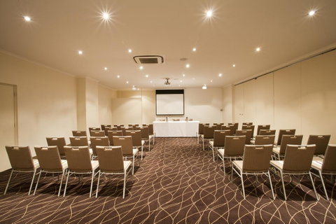Mercure Canberra - Go Out 39