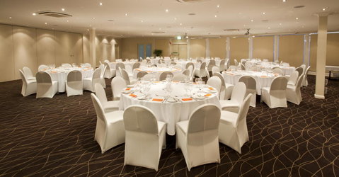 Mercure Canberra - Go Out 38