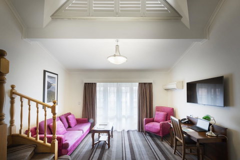 Mercure Canberra - Go Out 5