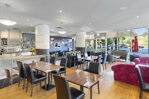 Nesuto Canberra - Pubs and Clubs 10