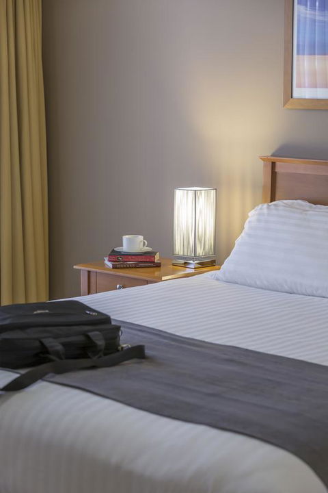 Nesuto Canberra - Pubs and Clubs 9