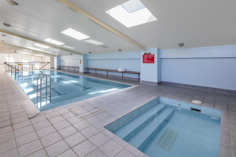 Nesuto Canberra - Pubs and Clubs 8