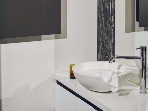 Nishi Apartments Eco Living By Ovolo - Pubs and Clubs 5