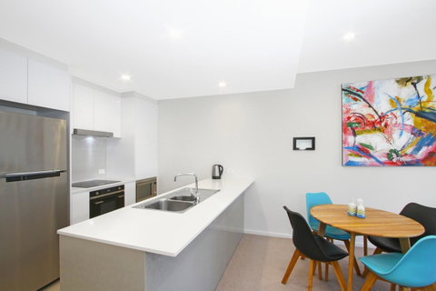 IQ Smart Apartments 704 Braddon ACT - Go Out 3