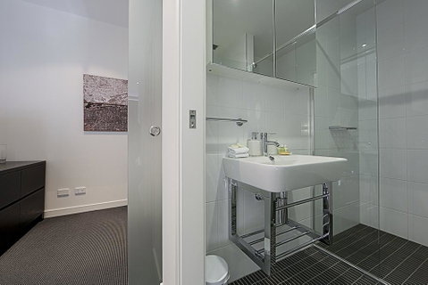 Mode 220 Braddon ACT - Go Out 7