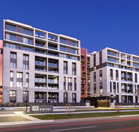 Deco Hotel Canberra - Go Out