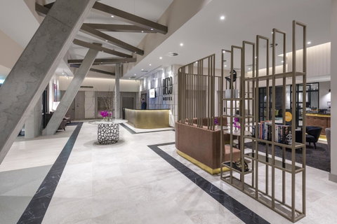 Deco Hotel Canberra - Go Out 4