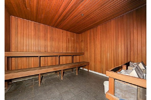 Spacious 1BR Stylish New Acton Apartment +Parking - Pubs and Clubs 4