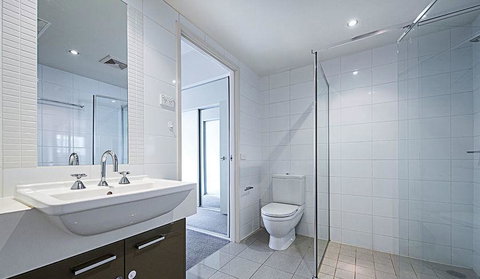 Spacious 1BR Stylish New Acton Apartment +Parking - Pubs and Clubs 3