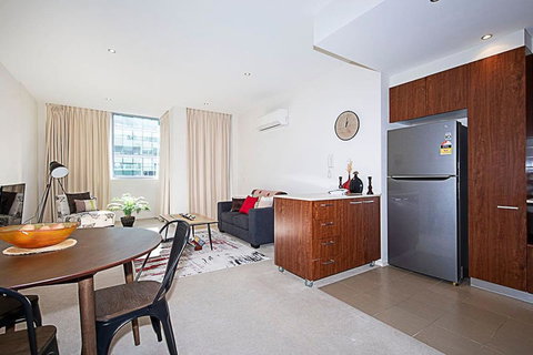 Spacious 1BR Stylish New Acton Apartment +Parking - Pubs and Clubs 8