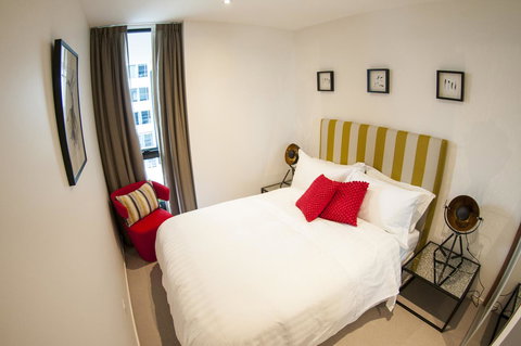 KUI - Manhattan Apartments - Go Out 14