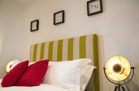 KUI - Manhattan Apartments - Go Out 7