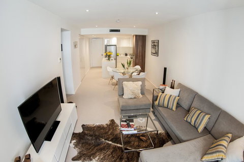 KUI - Manhattan Apartments - Go Out 12