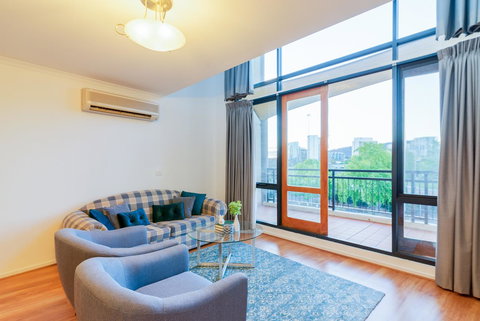 ALLARA CANBERRA - Go Out 0