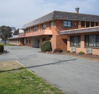Canberra Lyneham Motor Inn - Go Out