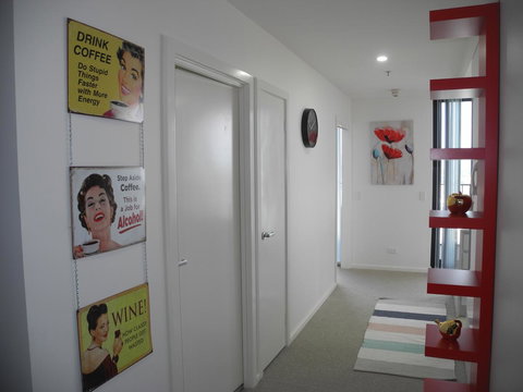 3BR Executive Apartment With Lake And Mountain Views - Pubs and Clubs 5