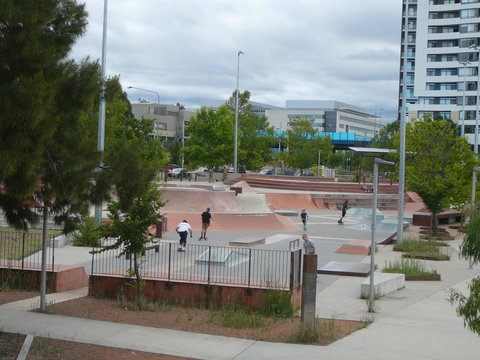 3BR Executive Apartment With Lake And Mountain Views - Pubs and Clubs 14