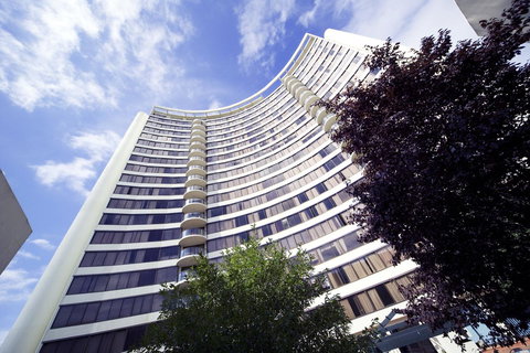 BreakFree Capital Tower Apartments - Go Out 1